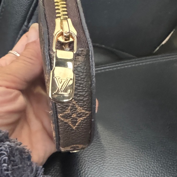 Louis Vuitton Brown and Gold Monogram Pouch / Wallet - Picture 4 of 7
